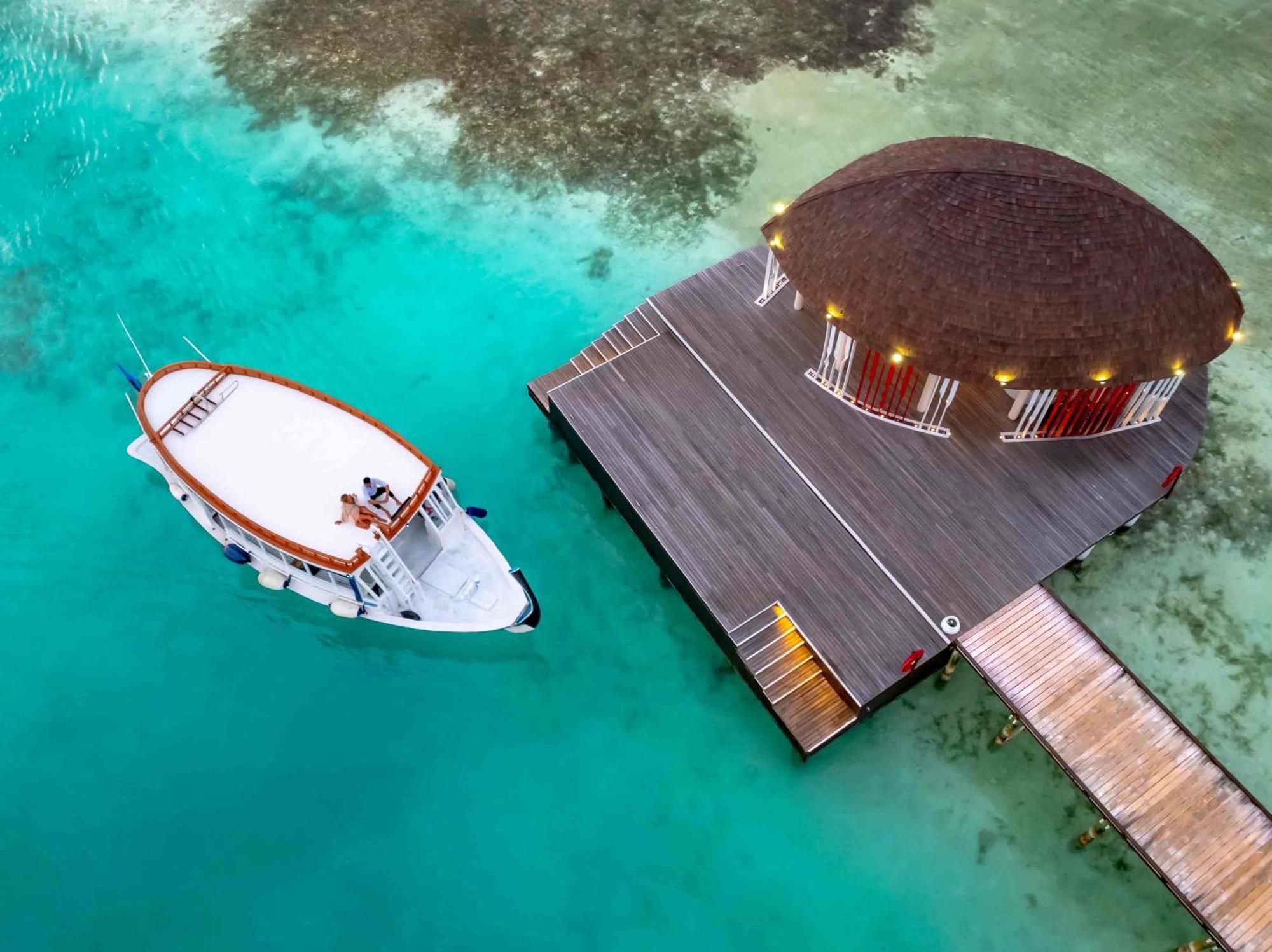 Ozen Life Maadhoo 호텔 Maadhoo  외부 사진